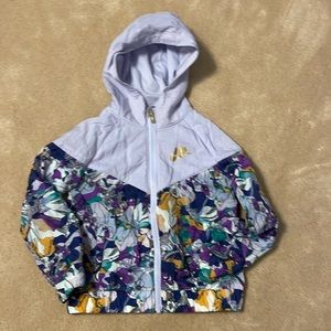 Cutest Nike windbreaker ever